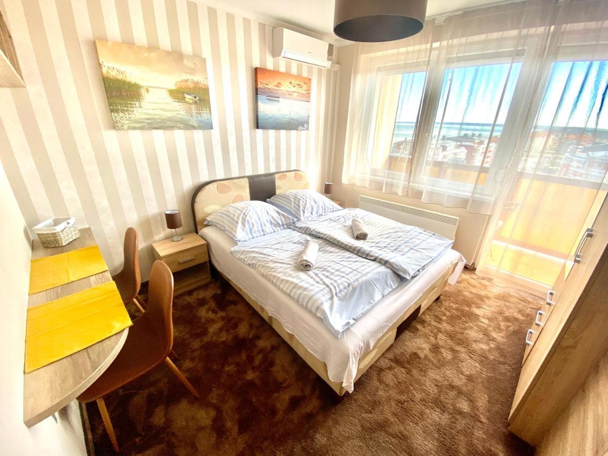 Aqua Blue Apartmanok - Siofok Bagian luar foto